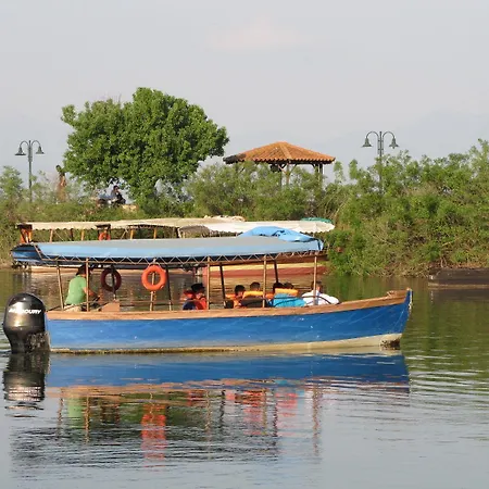 ベッド・アンド・ブレックファスト Ihnilatis ケルキニ