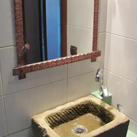 Ihnilatis 4*